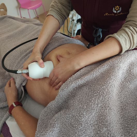 Sesión de tratamiento corporal reductor y reafirmante en Clínica Ledesma